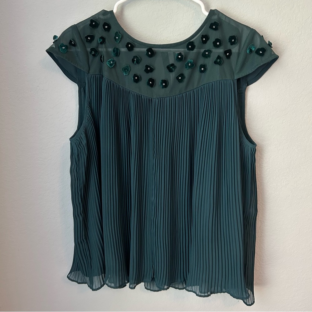 LC Lauren Conrad Green Floral Pleated Top